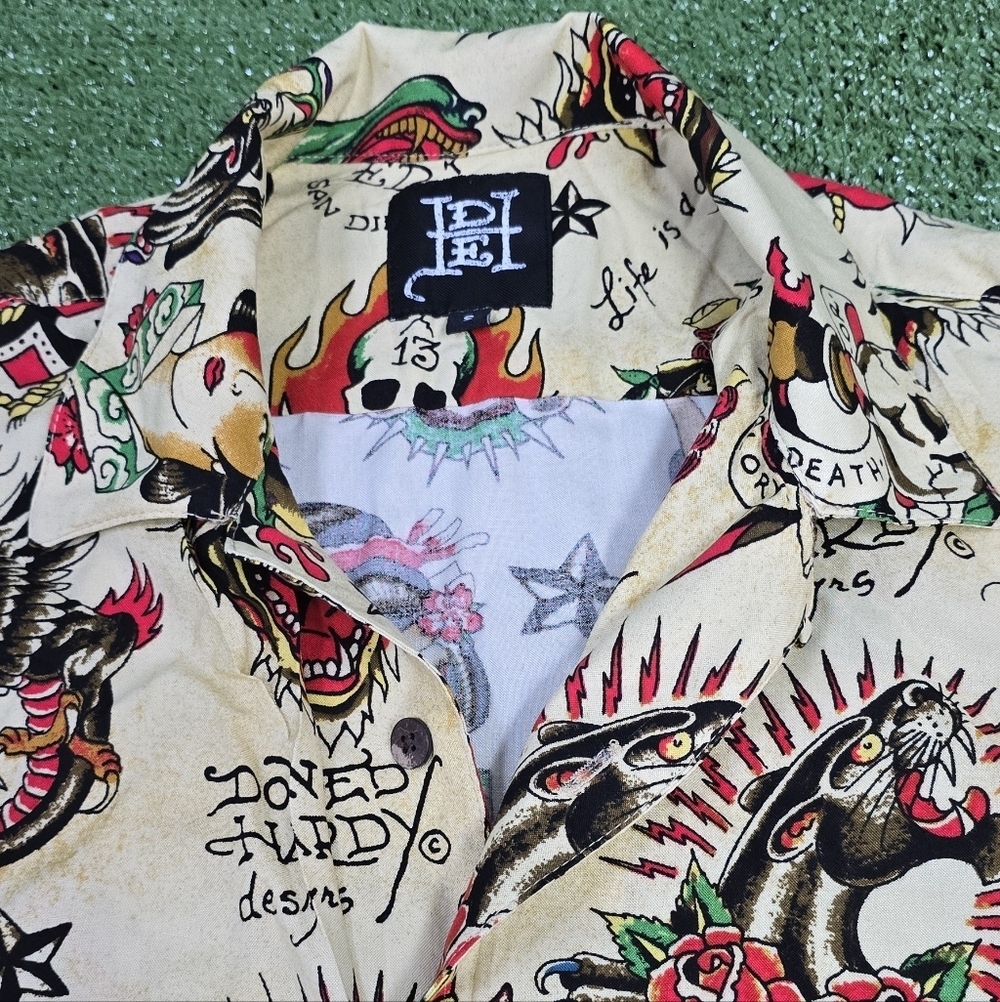 Ed Hardy Mens Size Small Y2k All Over Graphic Tattoo Art Beige Button Down Shirt — image 3 of 8